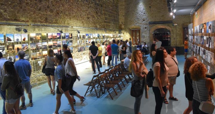 Εγκαίνια έκθεσης "Υπεραστικές Περιπλανήσεις" στα Χανιά